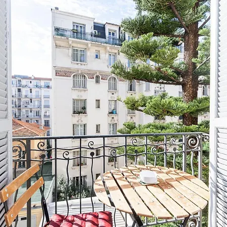 Wonderful And Bright Close To Everything Appartement