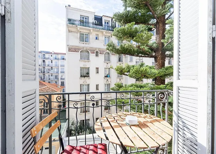 Wonderful And Bright Close To Everything Apartamento